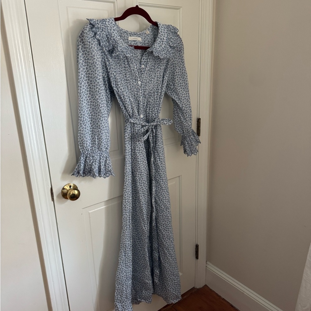 Doen button up Blue Floral Long Sleeve Dress